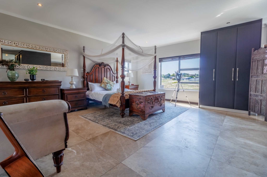 4 Bedroom Property for Sale in Flamingo Vlei Western Cape